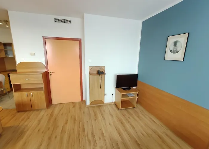 Mz Polonia - Kolobrzeg, Portowa 18 *